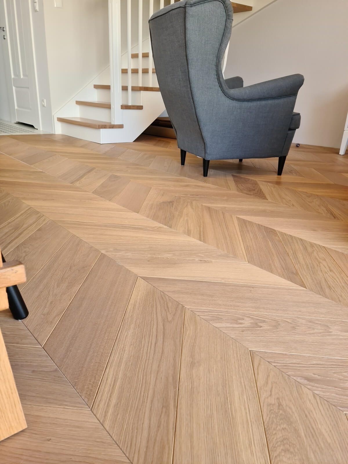 Wrocław - podłoga w jodełkę zdobi dom skandynawski | Astfloor